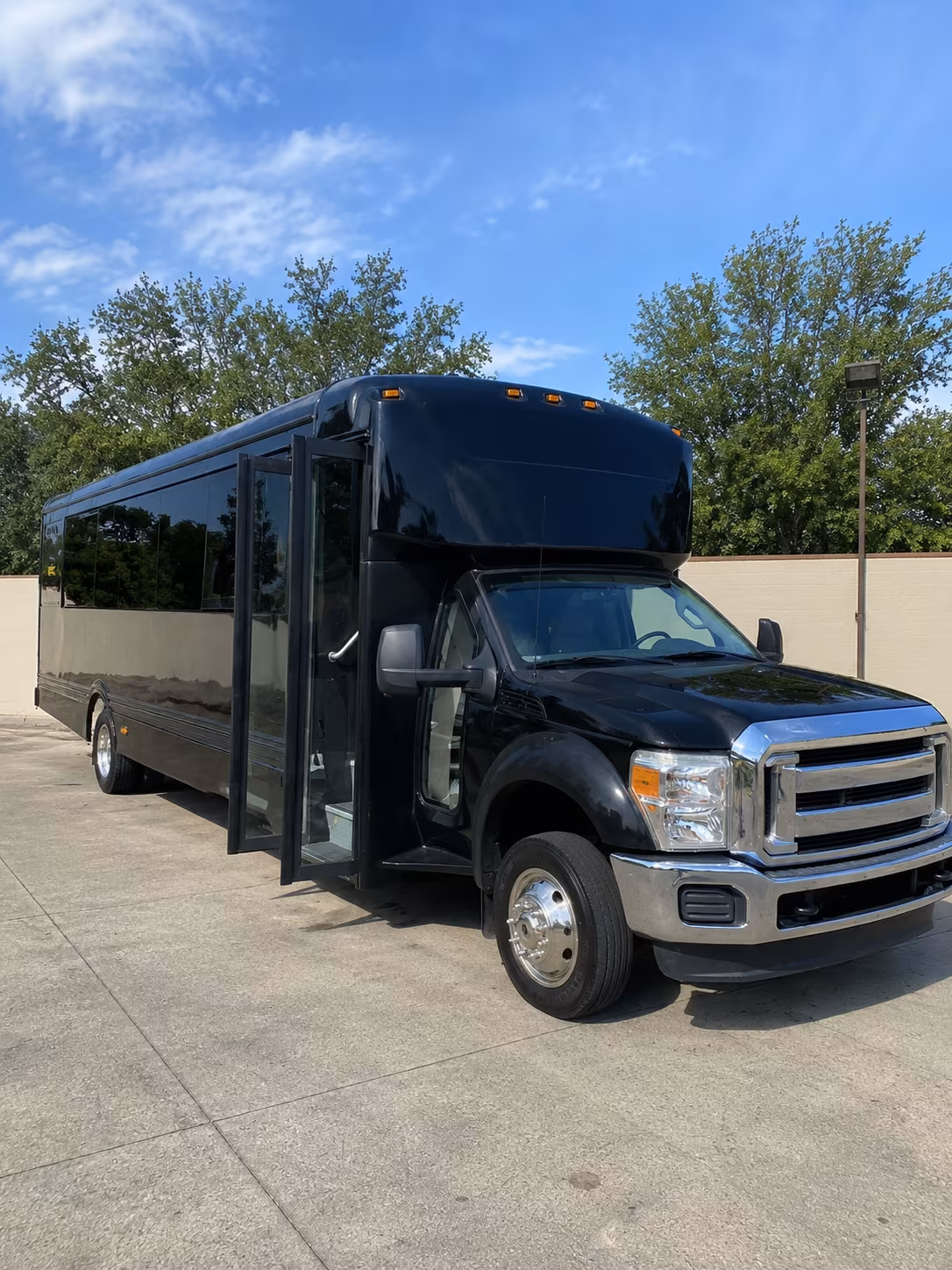 asheville 20 passenger party bus